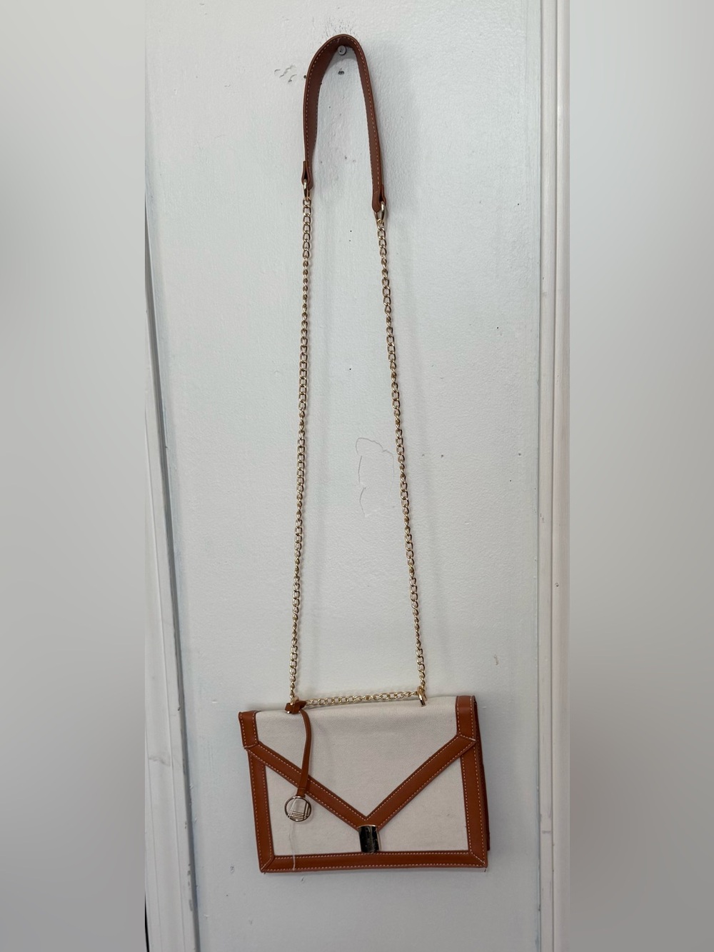 Lulu's Cream Canvas Crossbody with Tan Trim and Gold Chain